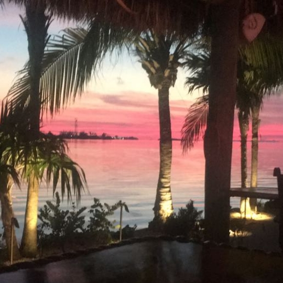 Meet your Posher - Picture 3 of 6